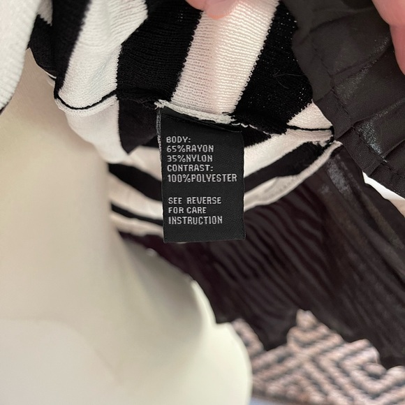 Black & white top - Picture 5 of 6